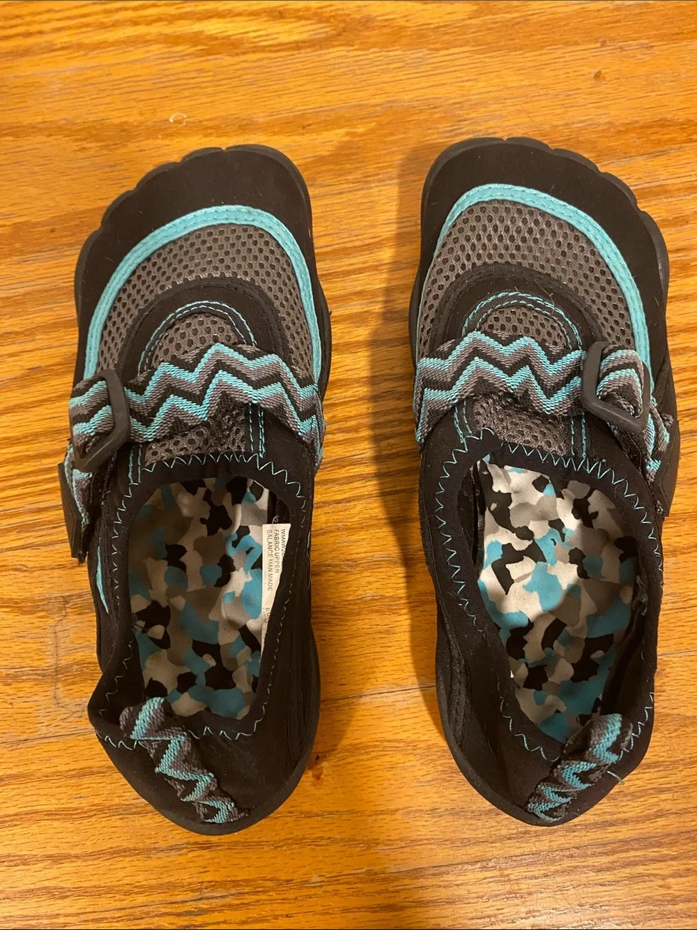 Women’s  Black and Teal Water Shoes with Zigzag Strap